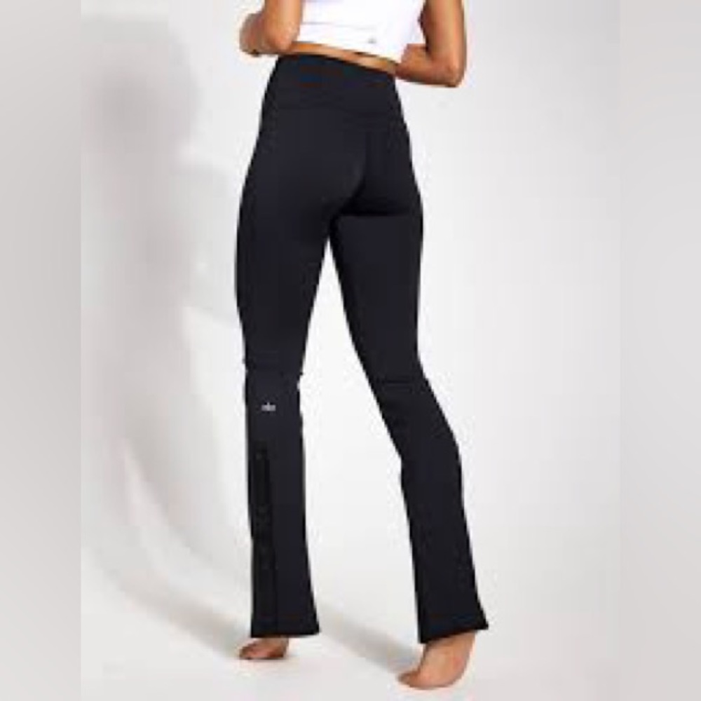 Alo airlift high waisted game changer leggings size medium NWT